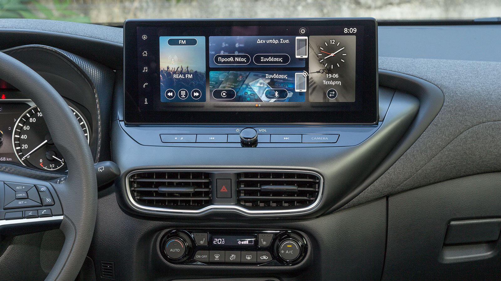 Nissan Juke. Πόσο καλό είναι σε εξοπλισμό άνεσης και ασφάλειας.