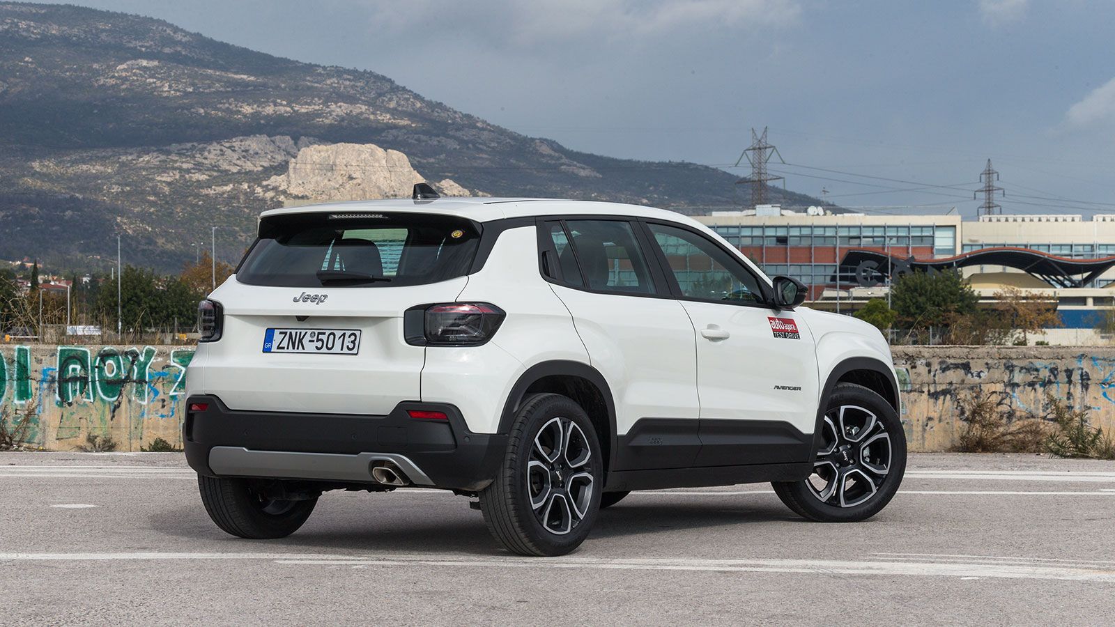 Συγκριτικό: Opel Mokka Hybrid 145 PS VS Jeep Avenger e-Hybrid 110 PS