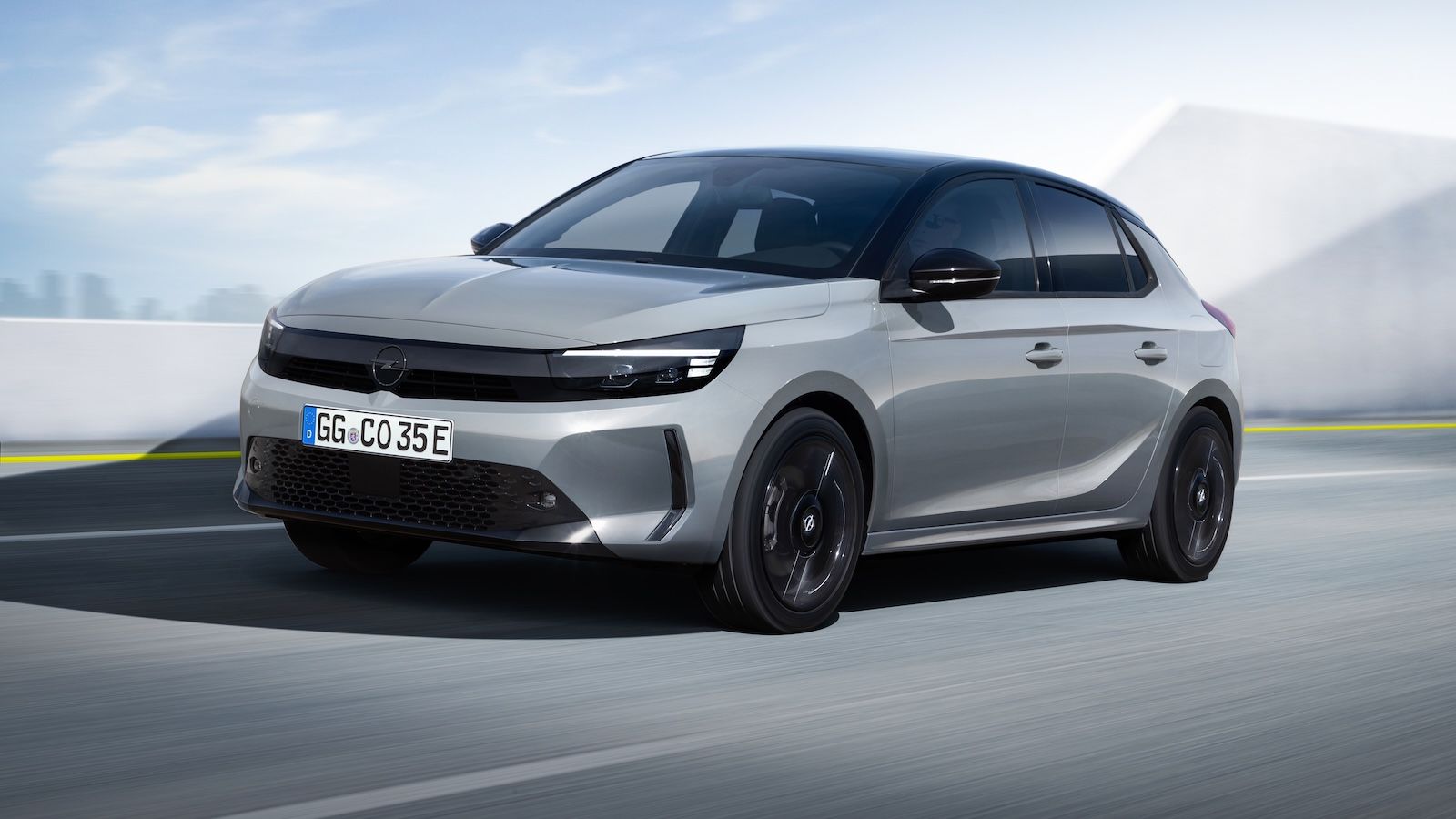 Με την τιμή εκκίνησης να διαμορφώνεται στις 18.600 ευρώ, το Corsa αποτελεί μια από τις πιο προσιτές και ολοκληρωμένες προτάσεις της κατηγορίας του.