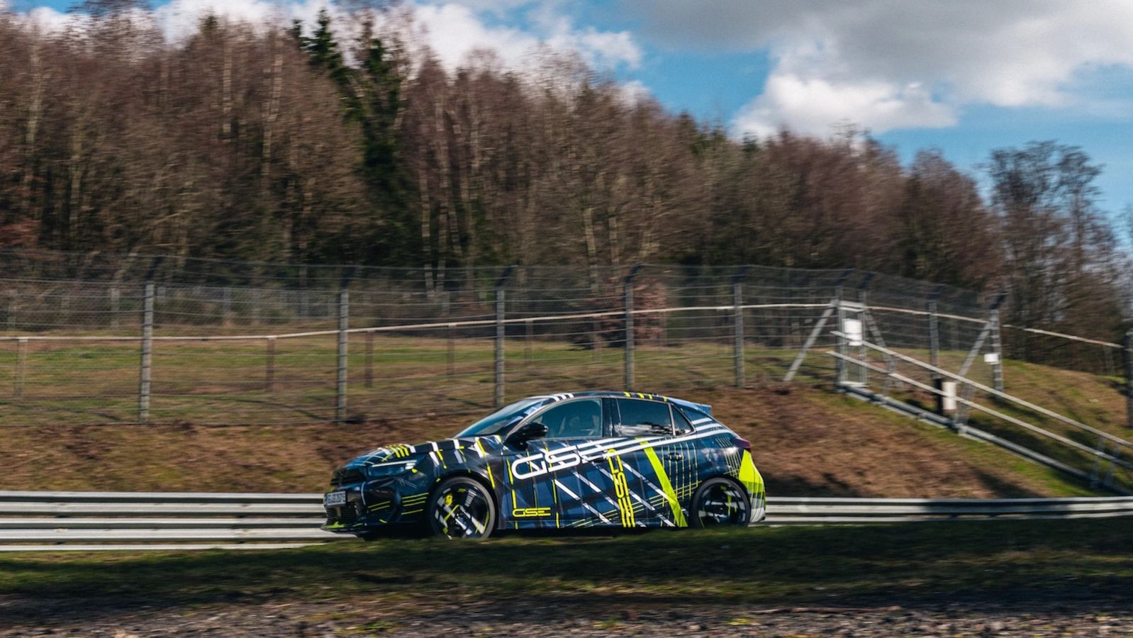 Στην «Πράσινη Κόλαση» το Νέο Opel Corsa GSE: Ηλεκτρική Καταιγίδα στο Nurburgring