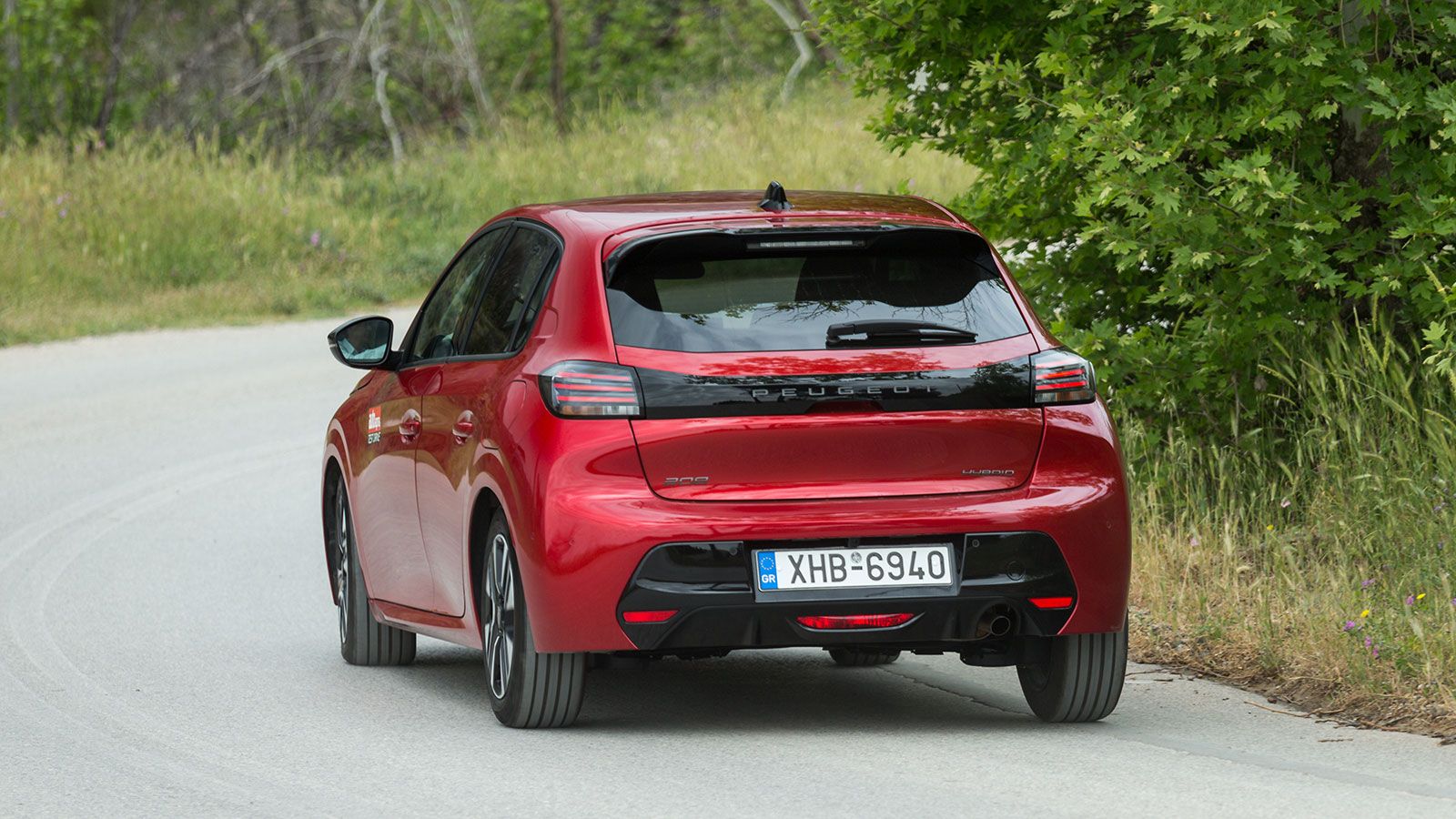 Peugeot 208 Hybrid: Premium καμπίνα και χαμηλή κατανάλωση