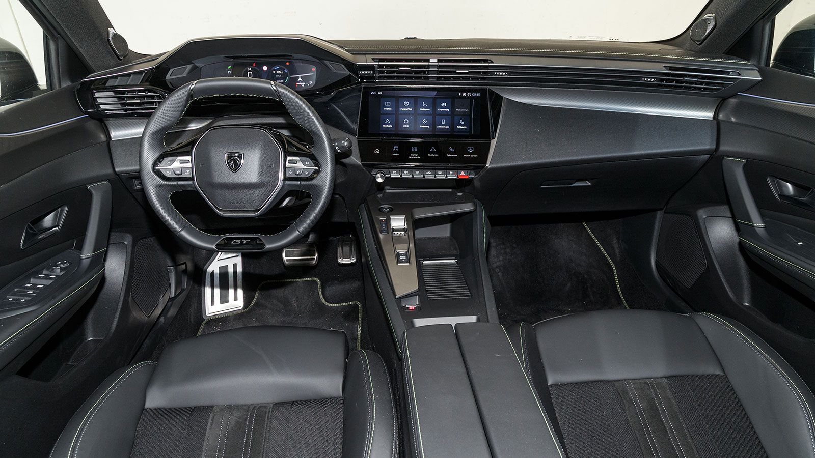 Peugeot 308. Πόσο καλό είναι σε εξοπλισμό άνεσης και ασφάλειας.