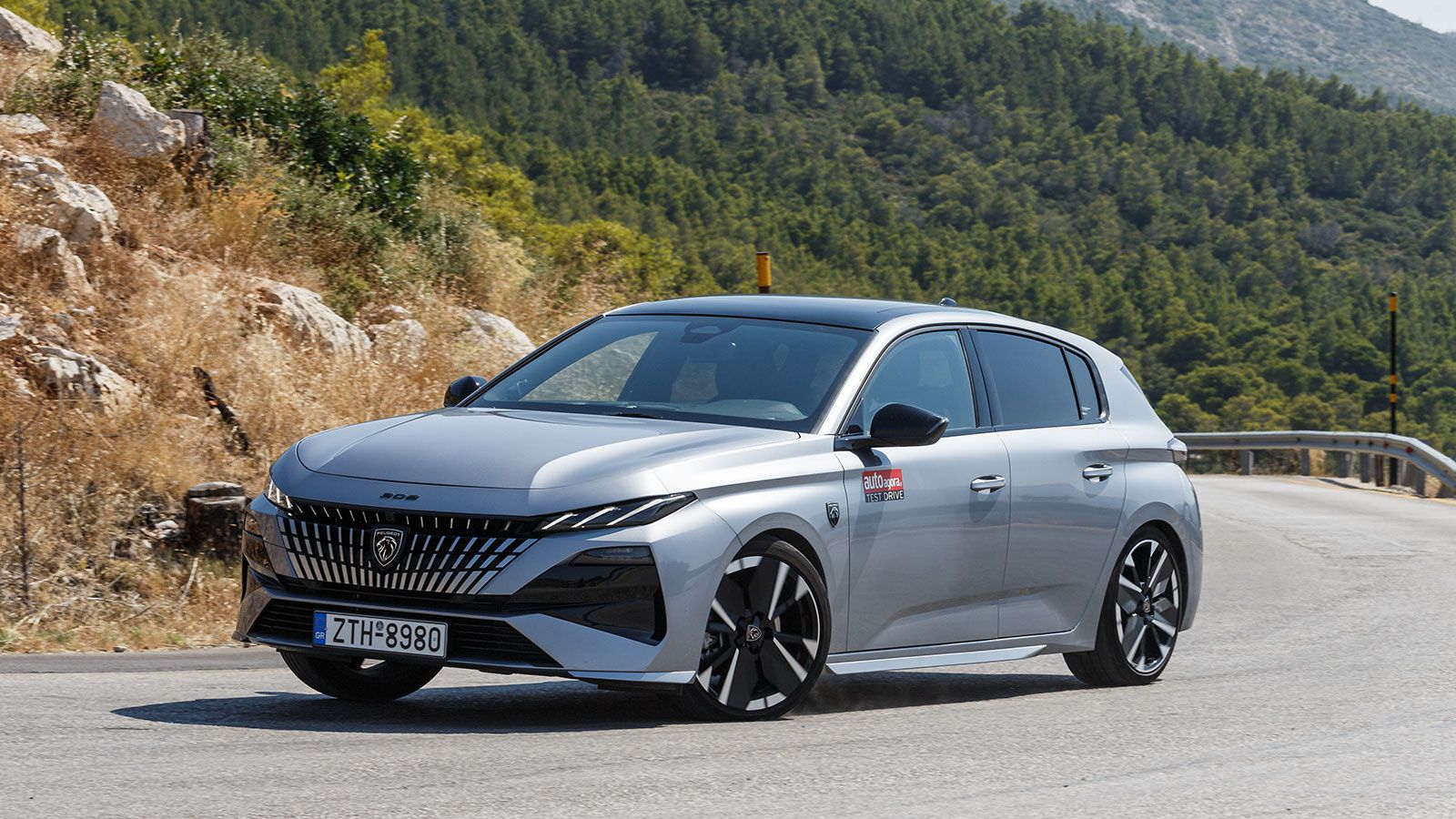Δοκιμάζουμε και βαθμολογούμε το Peugeot 308 Hybrid 145 PS.