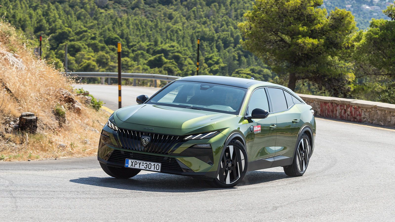 Δοκιμάζουμε και βαθμολογούμε το Peugeot 408 Hybrid 145 PS.