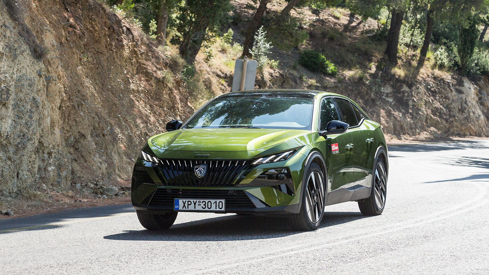 Peugeot 408. Πόσο καλό είναι σε εξοπλισμό άνεσης και ασφάλειας.