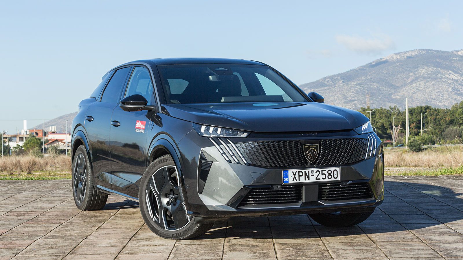 Peugeot 3008. Πόσο καλό είναι σε εξοπλισμό άνεσης και ασφάλειας.