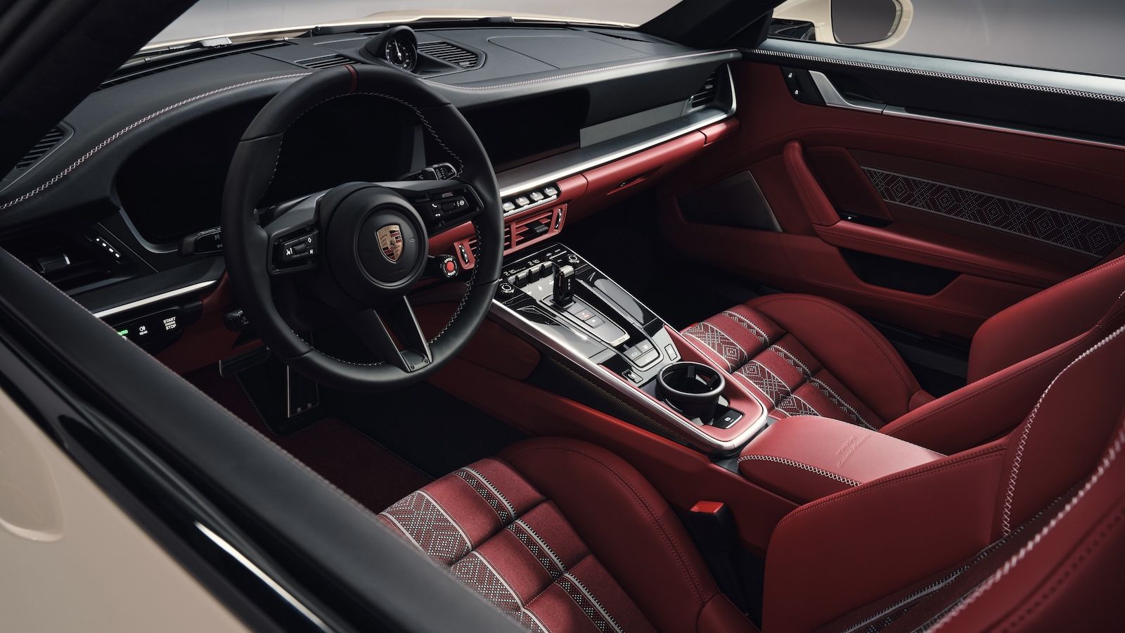 Porsche 911 Turbo S Sadu Edition: Υβριδική 711 ίππων με «άρωμα» Μέσης Ανατολής
