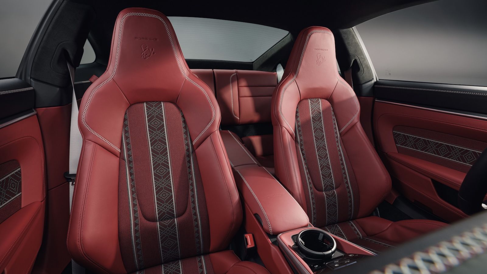Porsche 911 Turbo S Sadu Edition: Υβριδική 711 ίππων με «άρωμα» Μέσης Ανατολής