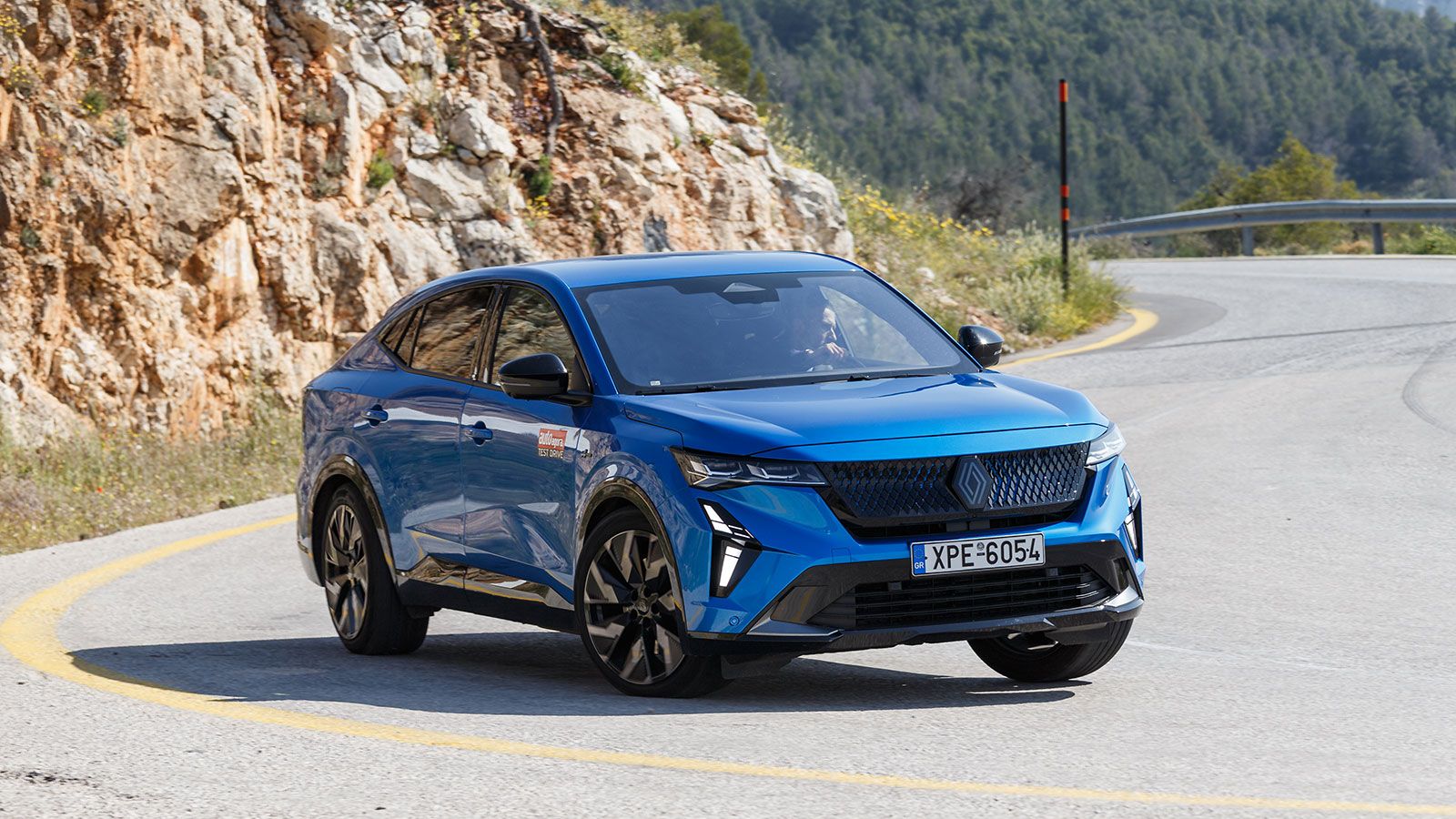 Renault Rafale. Τι βαθμό παίρνει σε κατανάλωση, χώρους, επιδόσεις, εγγυήσεις.