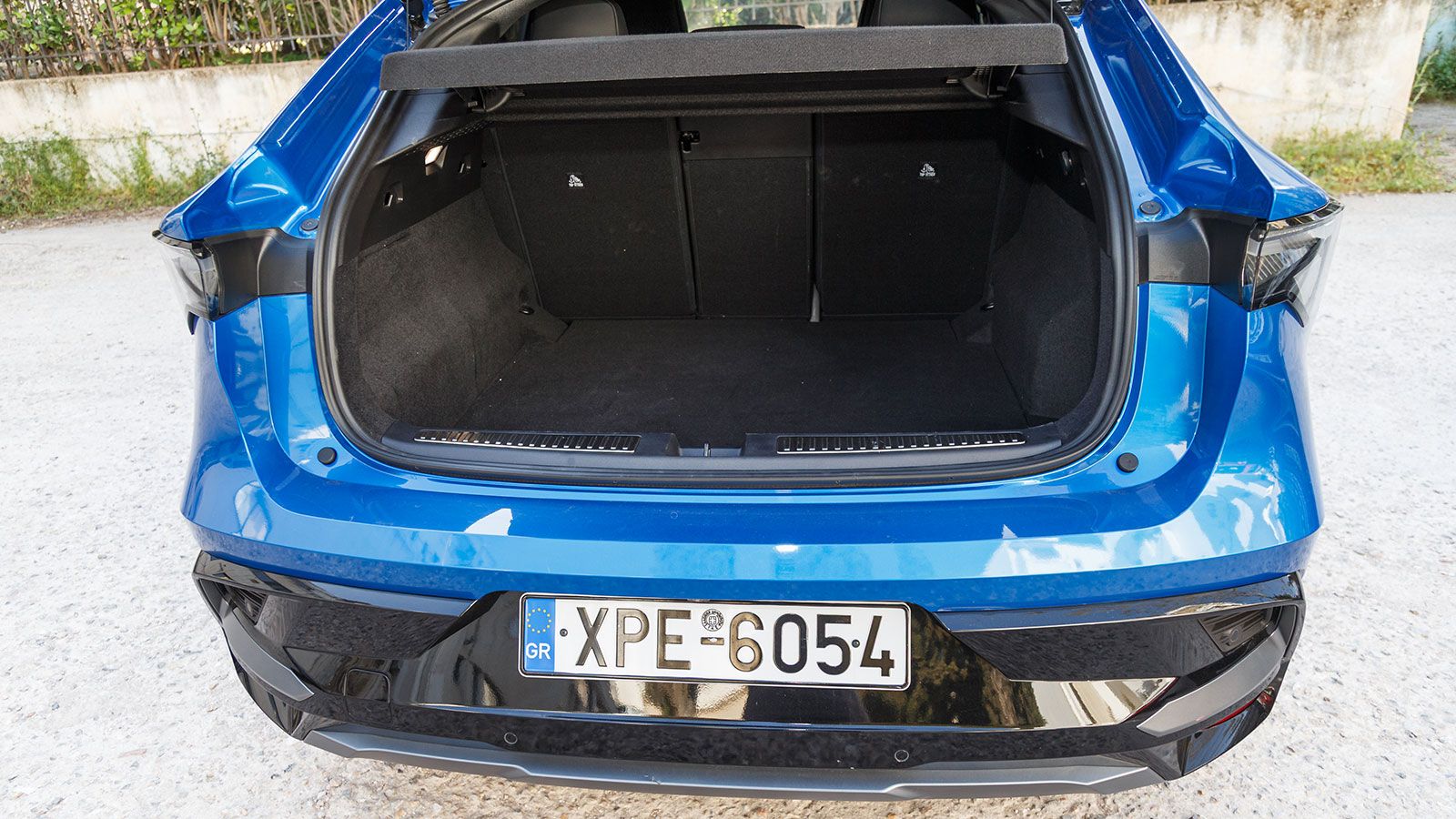 Renault Rafale. Τι βαθμό παίρνει σε κατανάλωση, χώρους, επιδόσεις, εγγυήσεις.