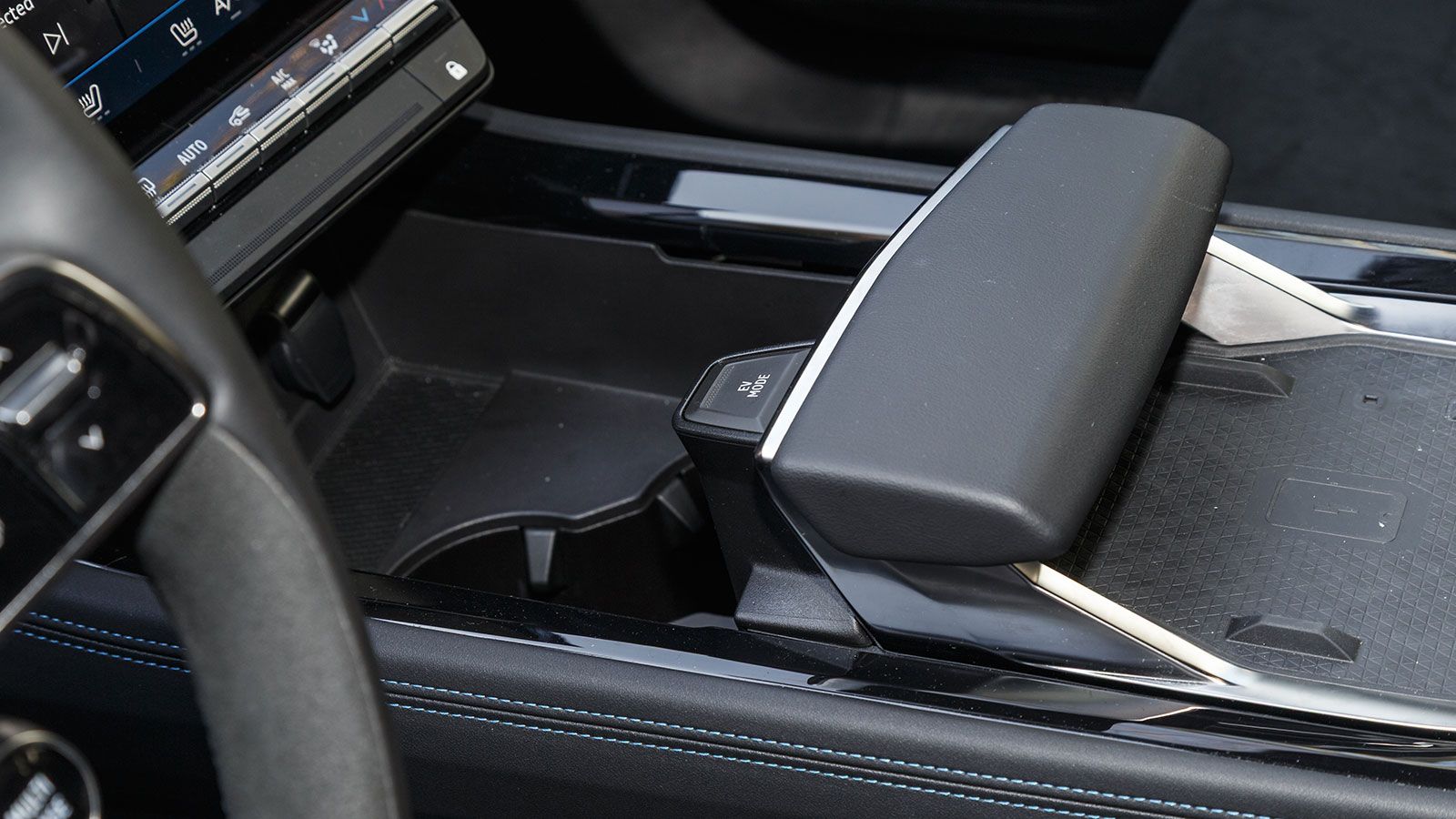 Renault Rafale. Πόσο καλό είναι σε εξοπλισμό άνεσης και ασφάλειας.