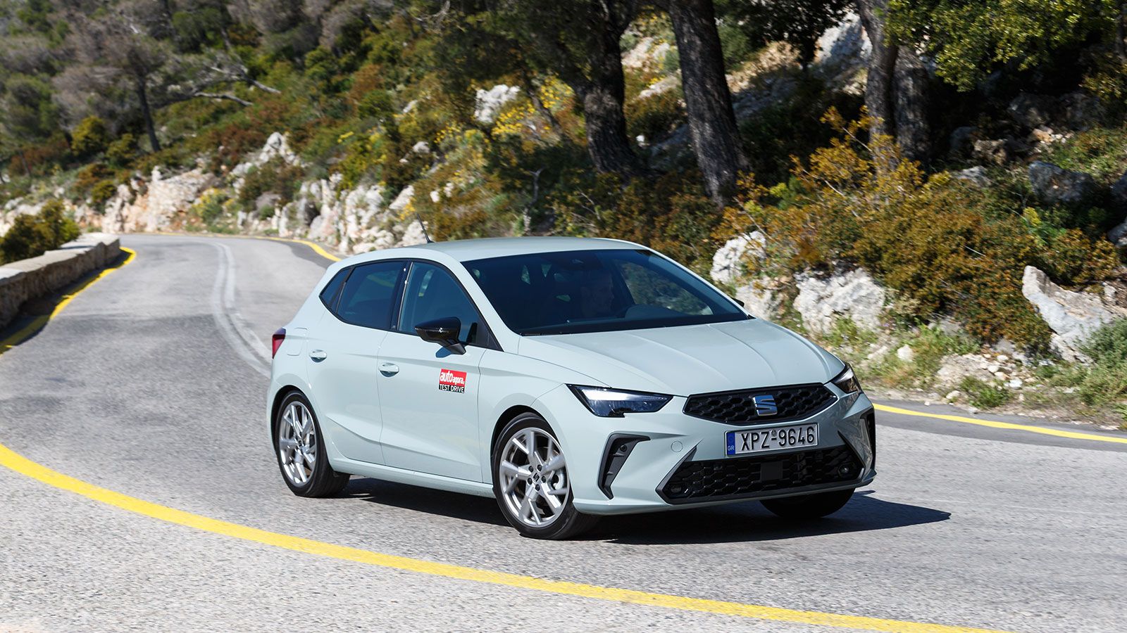 Seat Ibiza. Πόσο καλό είναι σε εξοπλισμό άνεσης και ασφάλειας.