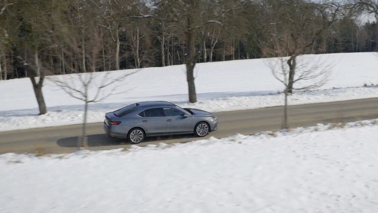 Κάτω από το καπό βρίσκεται ο αναβαθμισμένος 1.5 TSI βενζινοκινητήρας απόδοσης 177 ίππων, ο οποίος συνεργάζεται με ηλεκτροκινητήρα 116 ίππων. Η συνδυασ