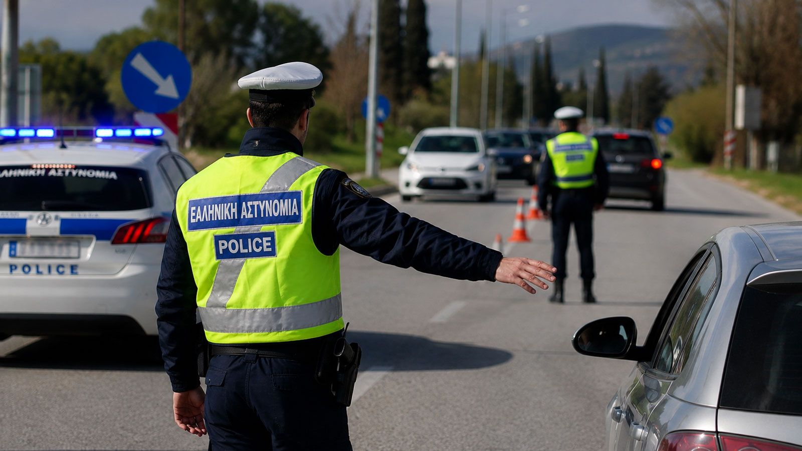 Πόσα τροχαία και παραβάσεις για ταχύτητα - κράνος έγιναν τον Απρίλιο στη Δυτική 