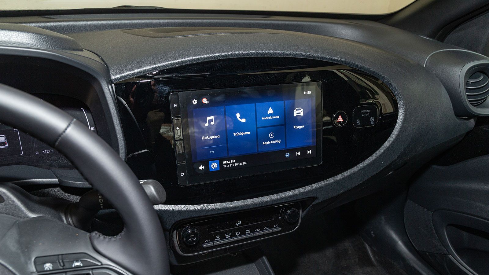 Toyota Aygo X. Πόσο καλό είναι σε εξοπλισμό άνεσης και ασφάλειας.