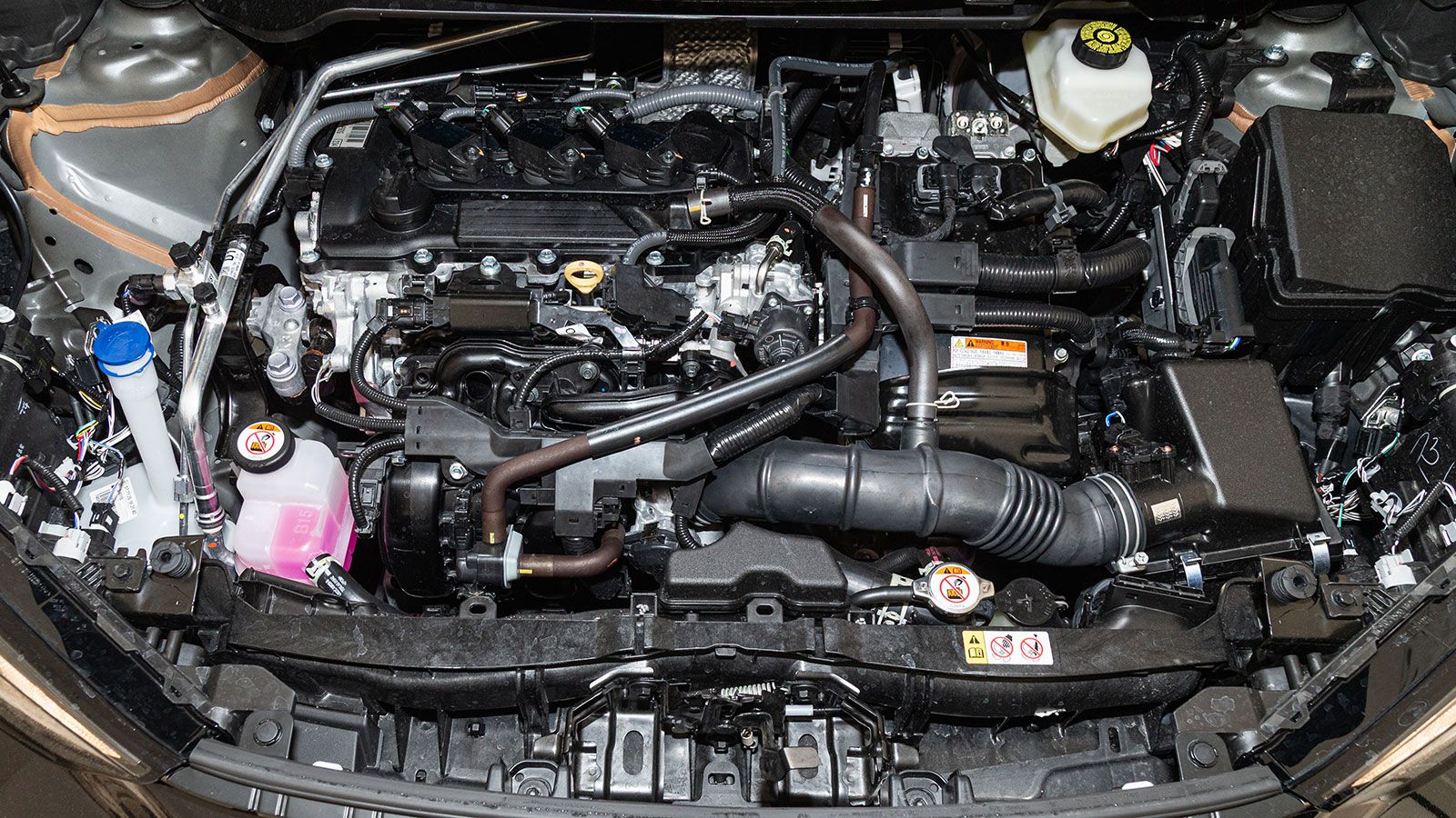 Toyota Aygo X. Τι βαθμό παίρνει σε κατανάλωση, χώρους, επιδόσεις, εγγυήσεις.