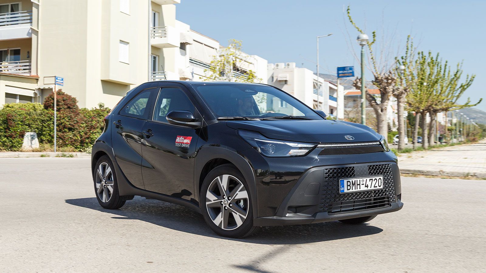 Toyota Aygo X. Πόσο καλό είναι σε εξοπλισμό άνεσης και ασφάλειας.