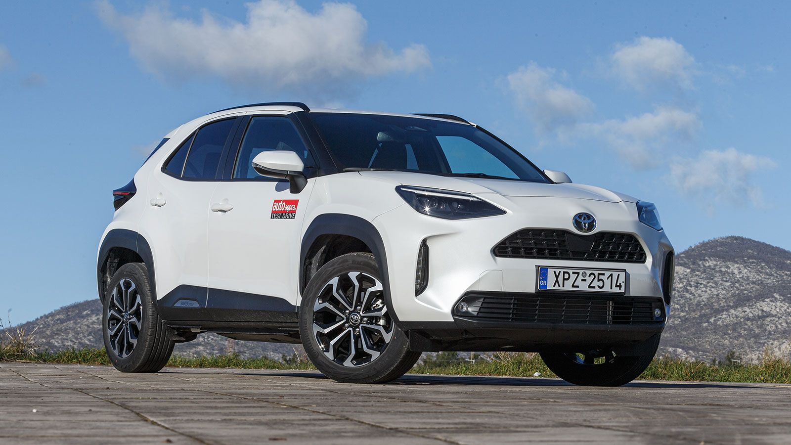 Toyota Yaris Cross. Πόσο καλό είναι σε εξοπλισμό άνεσης και ασφάλειας.