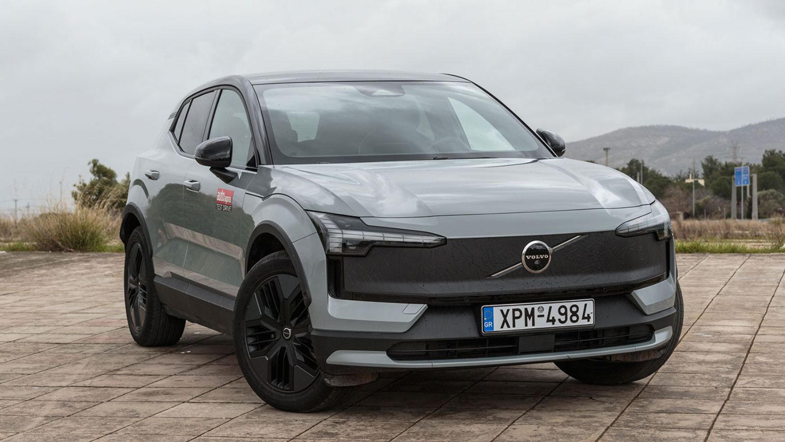 Volvo Ex30. Πόσο καλό είναι σε εξοπλισμό άνεσης και ασφάλειας.