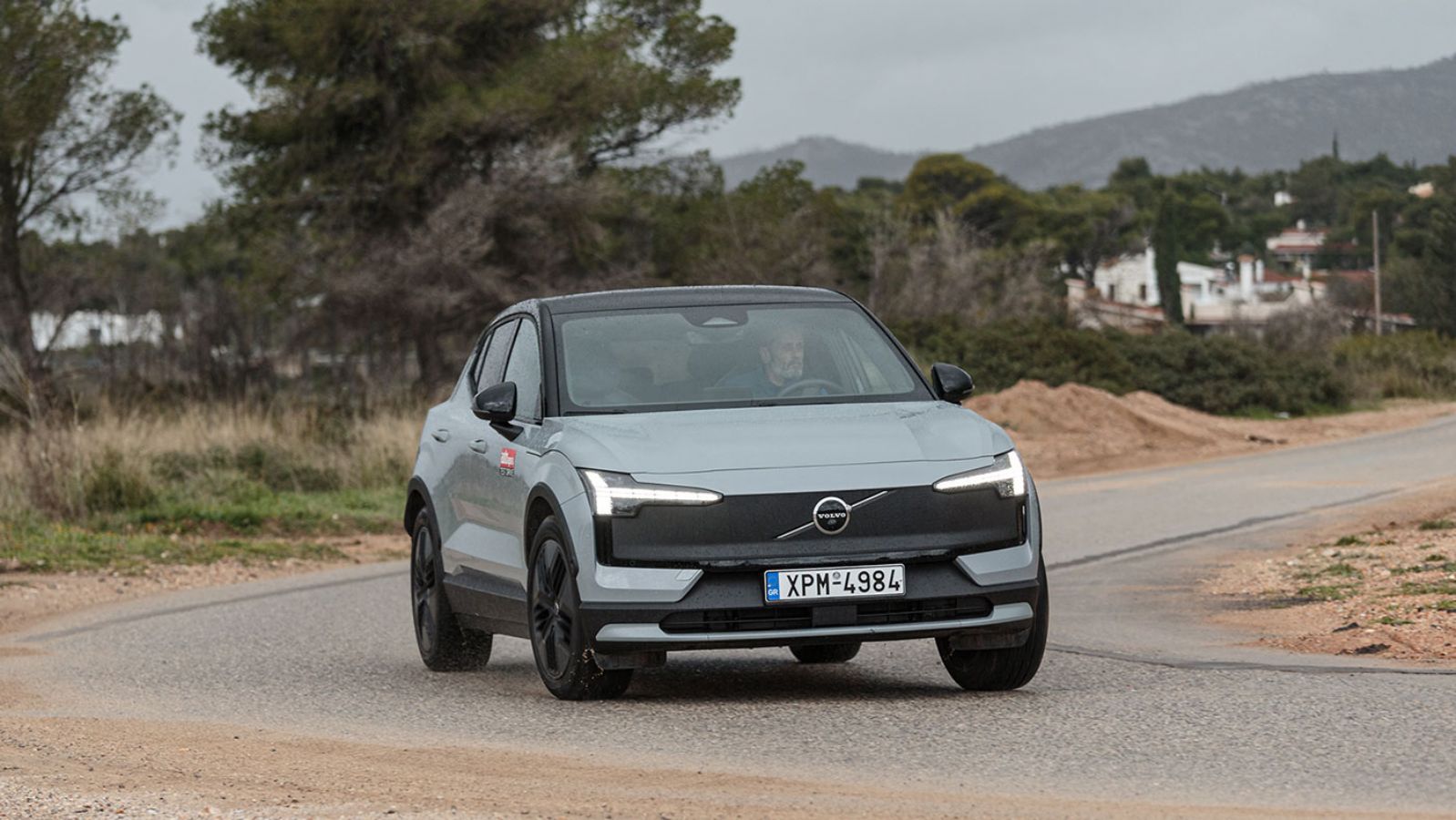 Volvo Ex30. Τι βαθμό παίρνει σε κατανάλωση, χώρους, επιδόσεις, εγγυήσεις.
