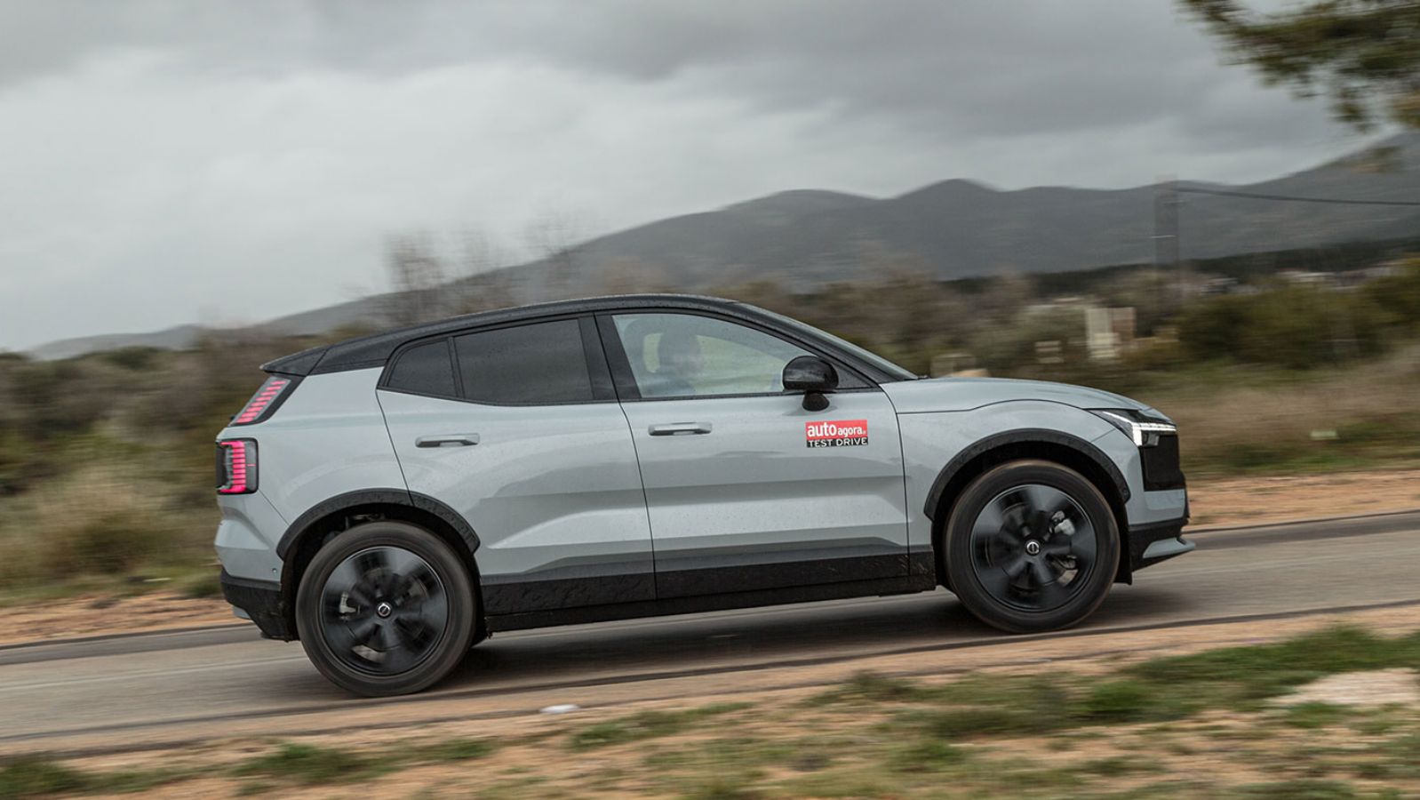 Το σχετικά μεγάλο μεταξόνιο (2.650 χλστ.) συμβάλλει τόσο στην εικόνα όσο και στην πρακτικότητα.