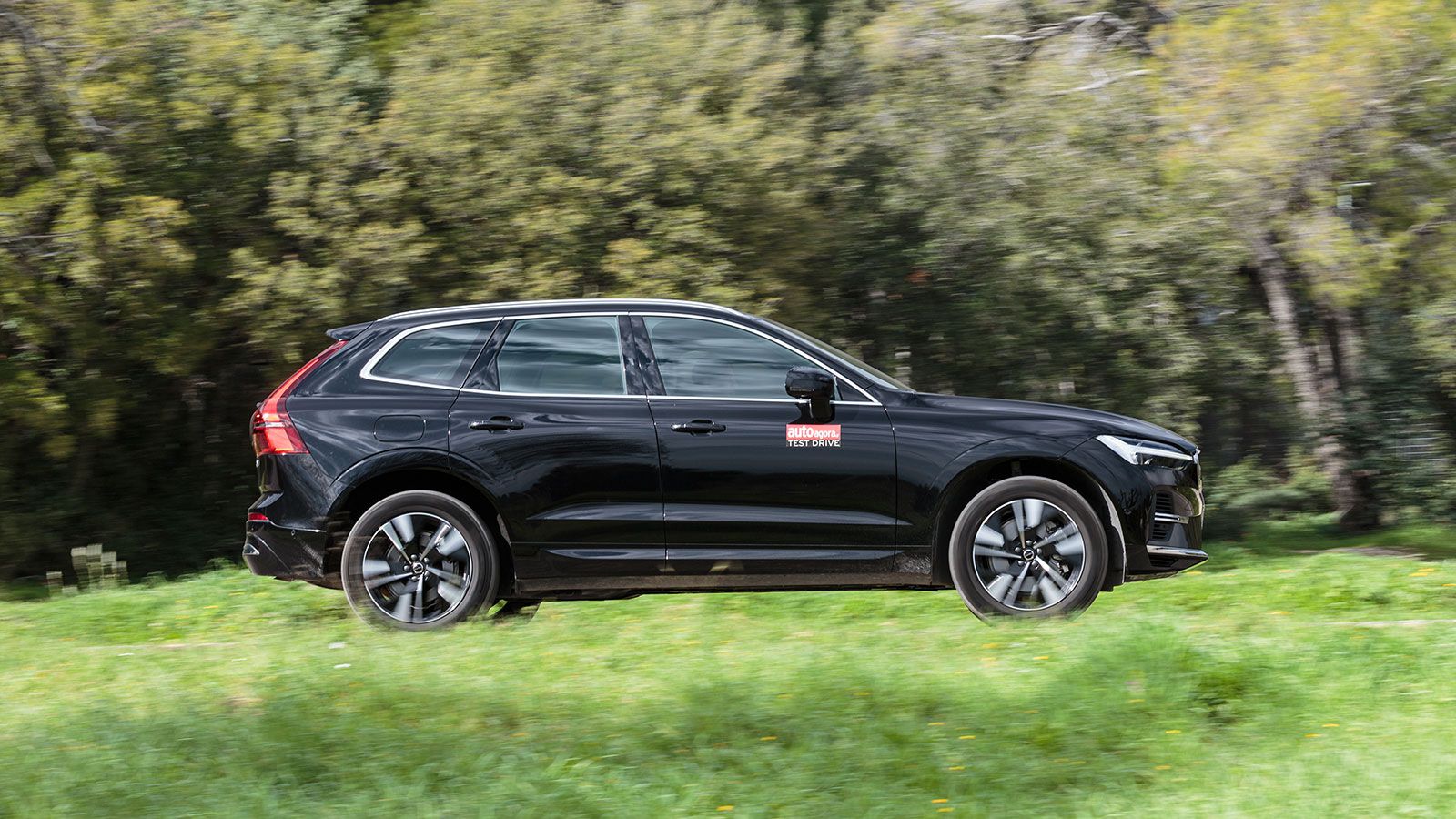 Διατηρεί τις μακριές αναλογίες και τα μεγάλα πλευρικά παράθυρα.