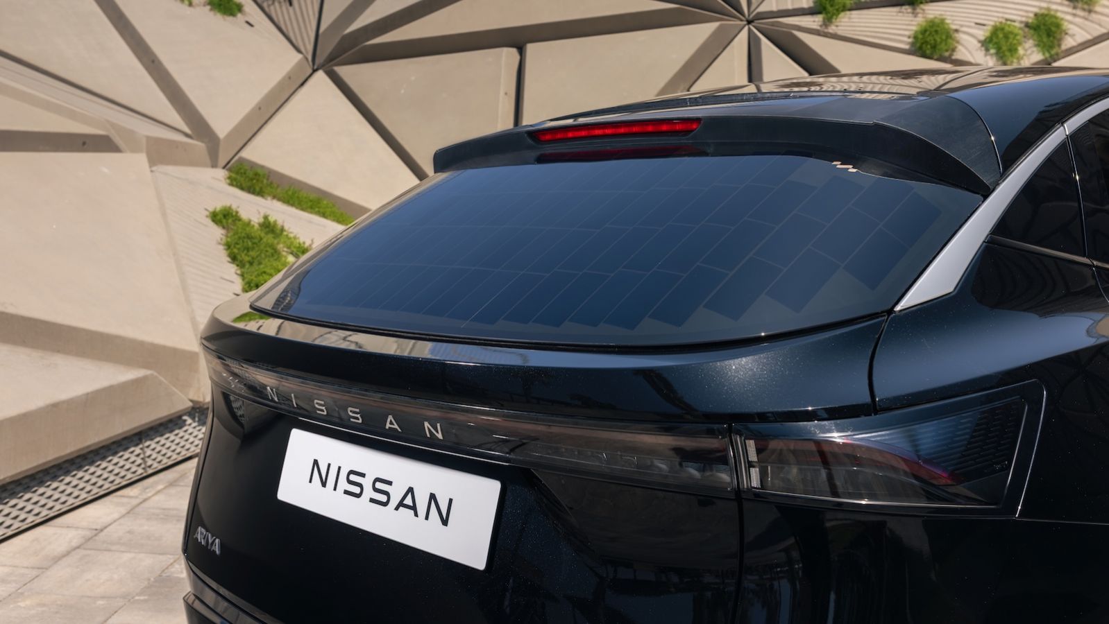 Nissan Ariya 23 χλμ./ημέρα «δωρεάν» αυτονομία από ηλιακά πάνελ