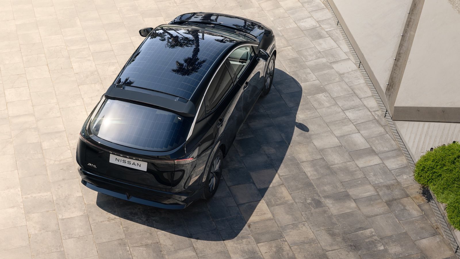 Nissan Ariya 23 χλμ./ημέρα «δωρεάν» αυτονομία από ηλιακά πάνελ