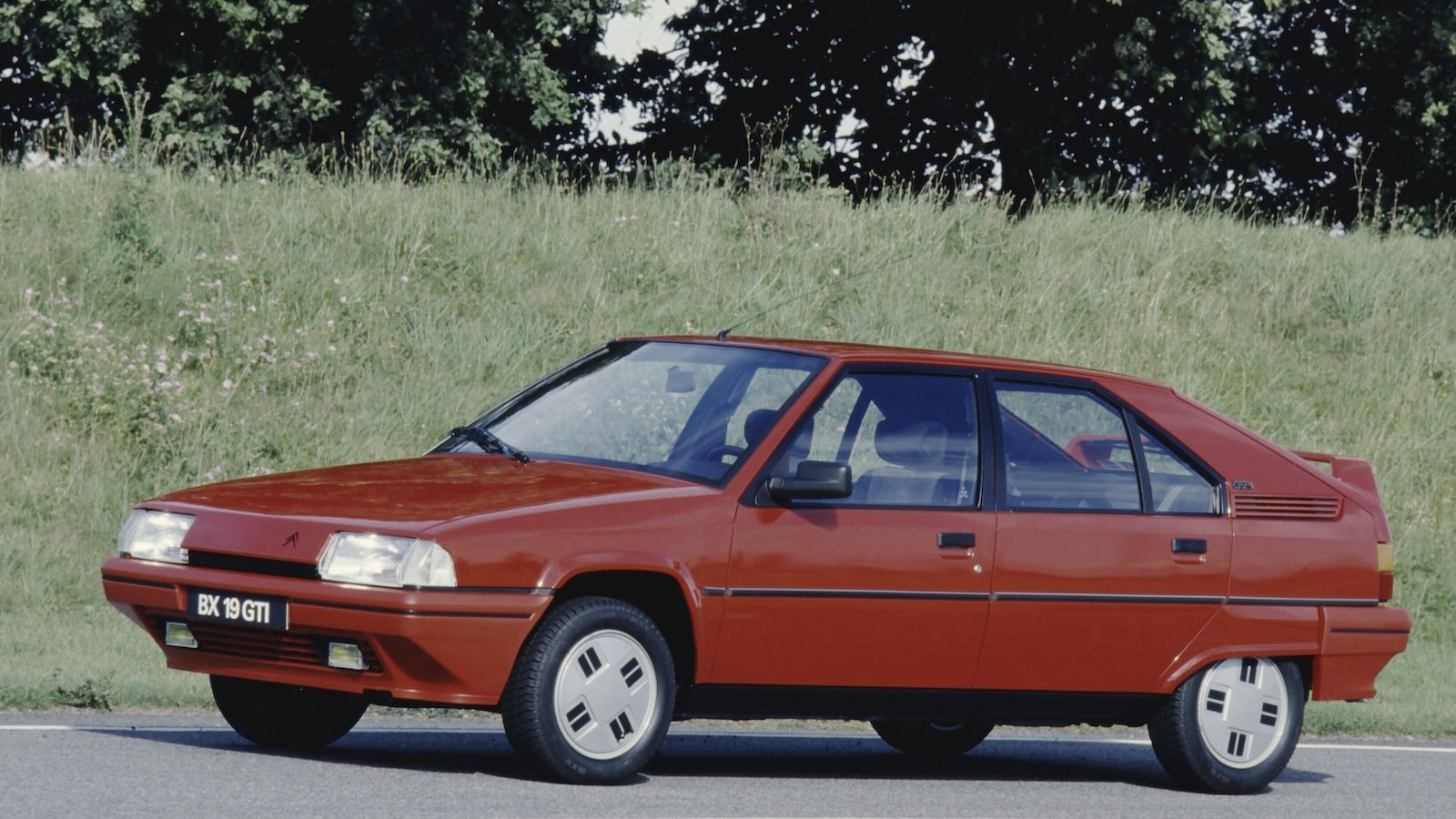 Citroen BX GTi: 40 χρόνια από το sport sedan των 200 χλμ./ώρα