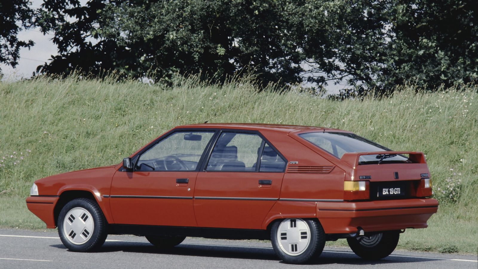 Citroen BX GTi: 40 χρόνια από το sport sedan των 200 χλμ./ώρα