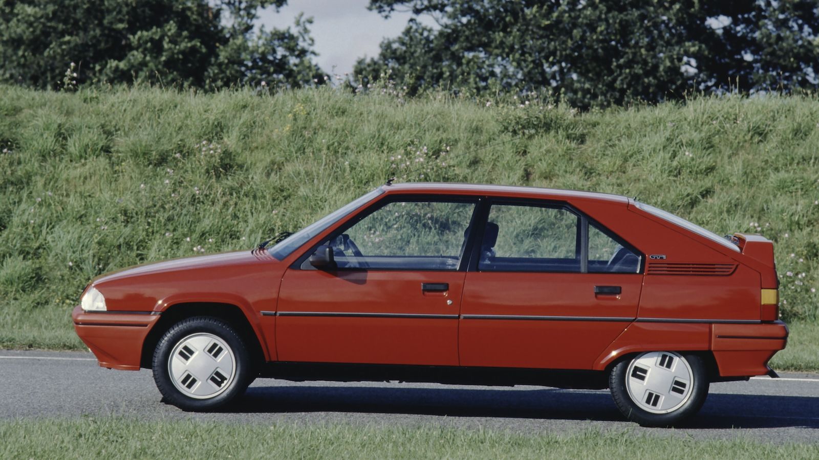 Citroen BX GTi: 40 χρόνια από το sport sedan των 200 χλμ./ώρα