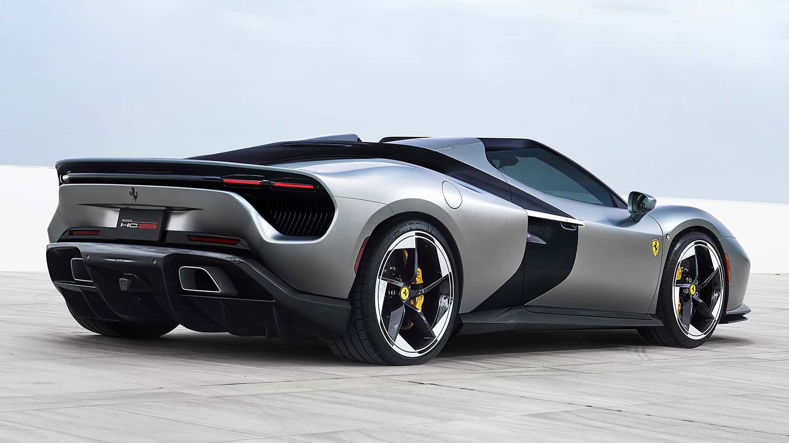 Ντεμπούτο για τη νέα Ferrari HC25 με «καθαρό» V8 μοτέρ  