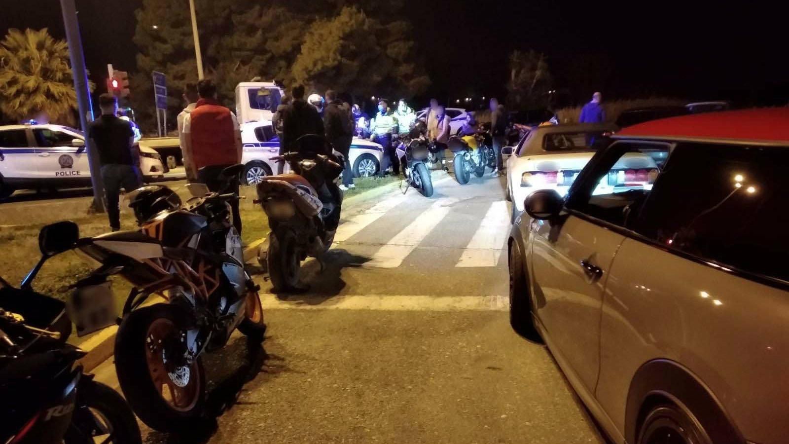 Χειροπέδες σε δύο οδηγούς για κόντρες 