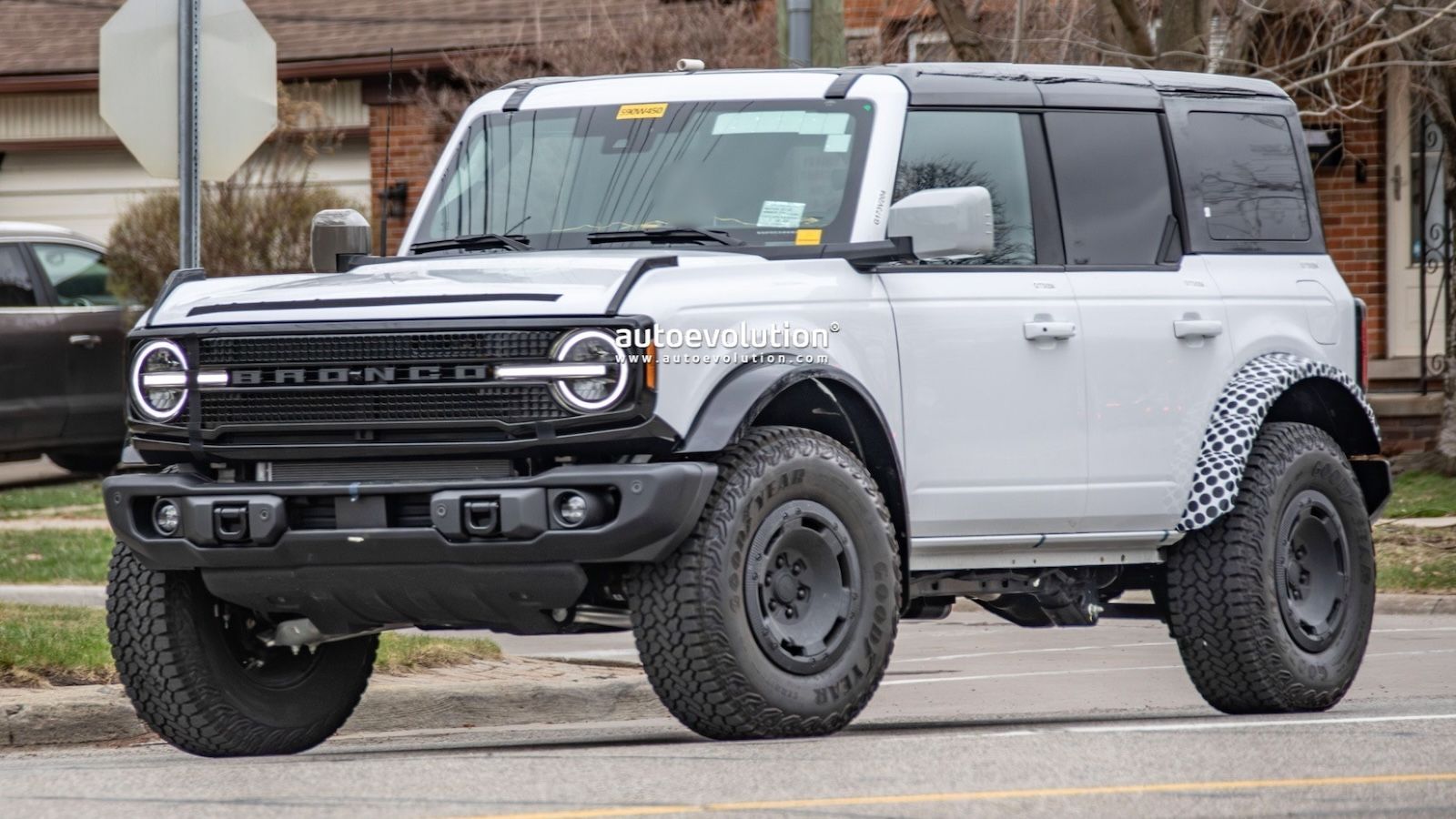 Ford Bronco 2027: Πιο εκλεπτυσμένο και δυναμικό στην επερχόμενη ανανέωσή του
