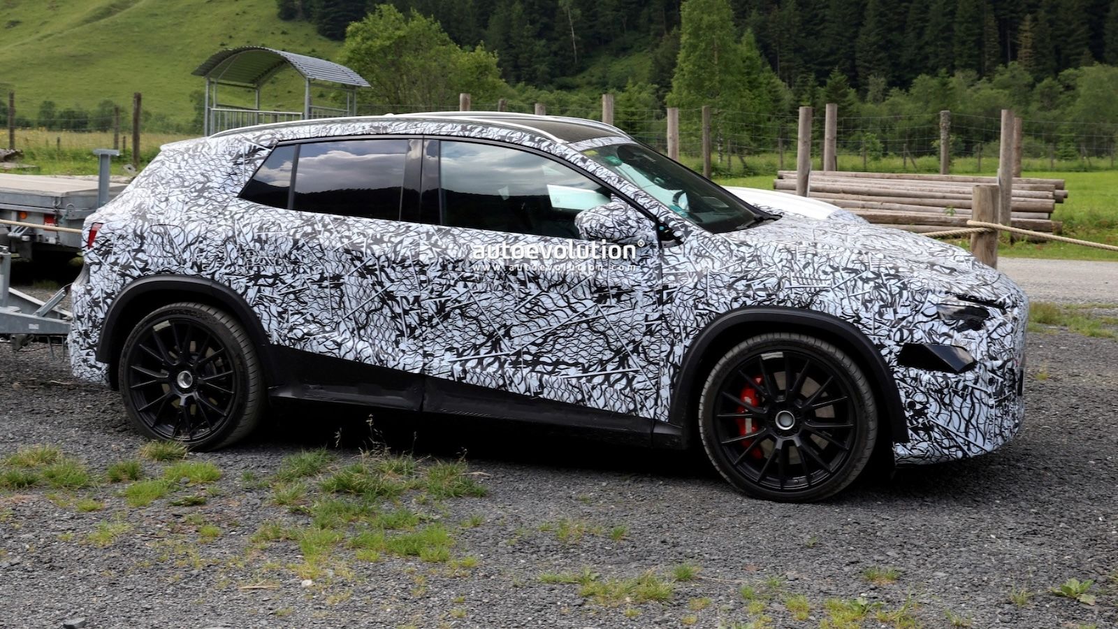 Mercedes-AMG GLA EV: Δοκιμές στα άκρα για το ηλεκτρικό SUV των 500+ ίππων!