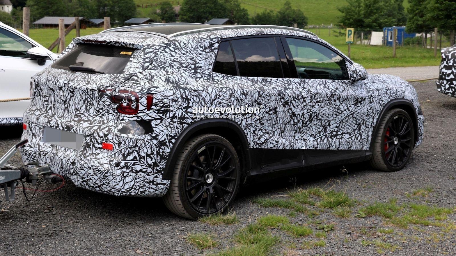 Mercedes-AMG GLA EV: Δοκιμές στα άκρα για το ηλεκτρικό SUV των 500+ ίππων!