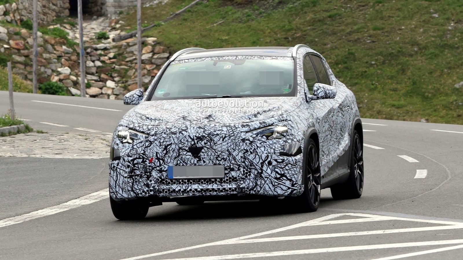 Mercedes-AMG GLA EV: Δοκιμές στα άκρα για το ηλεκτρικό SUV των 500+ ίππων!