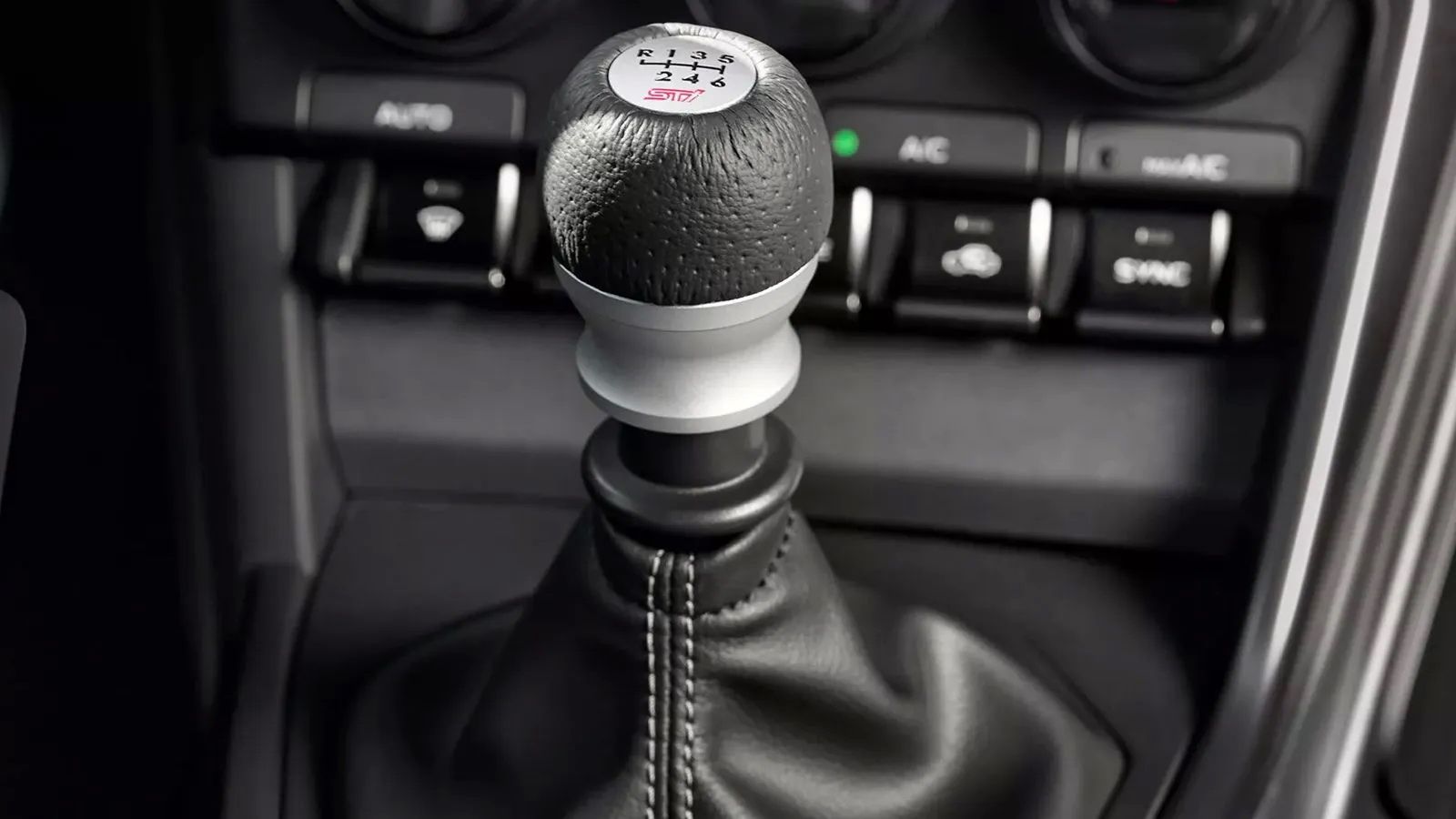 Η Subaru ρωτάει το κοινό της εάν θέλει SUV με χειροκίνητο κιβώτιο!