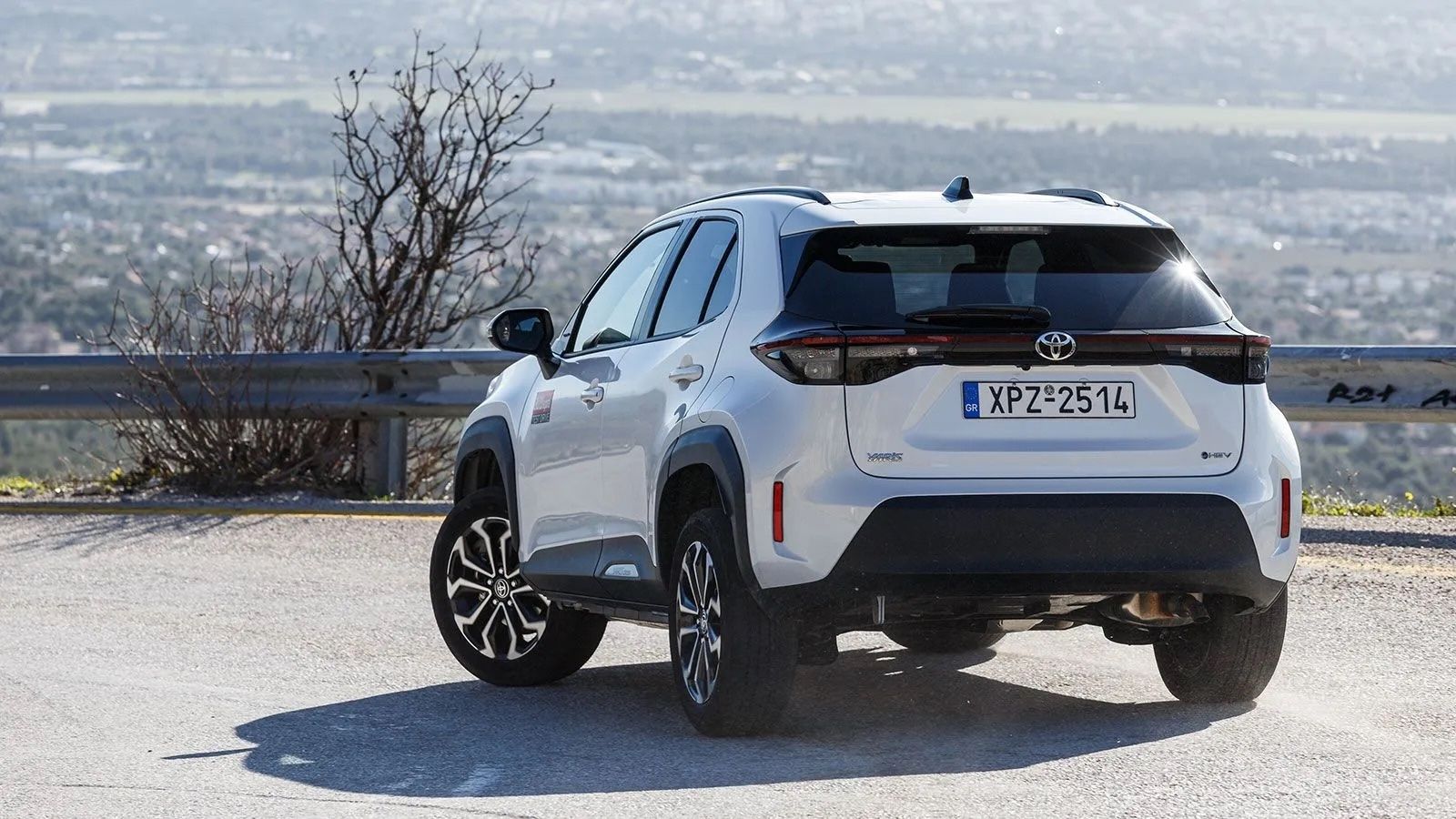 Toyota Yaris Cross 130 PS: 4,2 λτ. στην πόλη και 5,2 λτ. μέση κατανάλωση