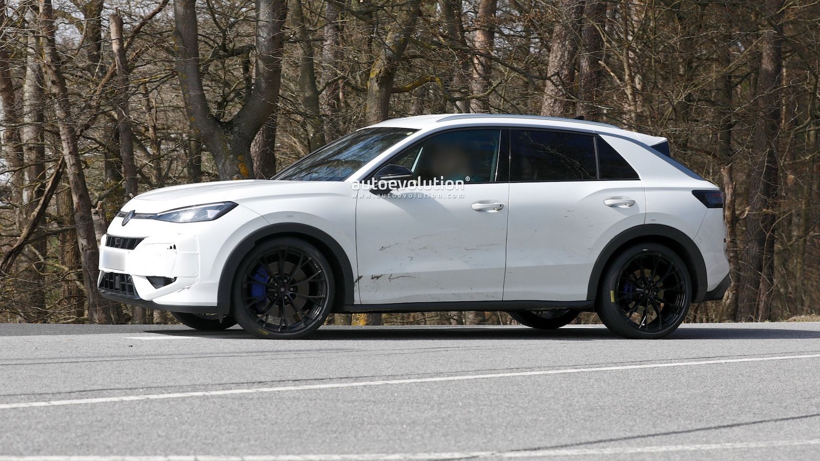 Σε φάση τελικών δοκιμών η δεύτερη γενιά του Volkswagen T-Roc R