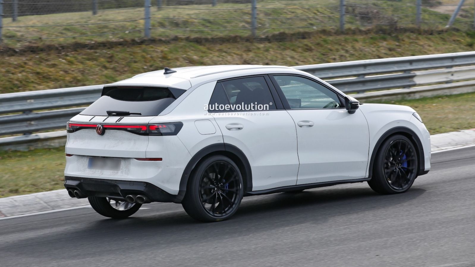 Σε φάση τελικών δοκιμών η δεύτερη γενιά του Volkswagen T-Roc R