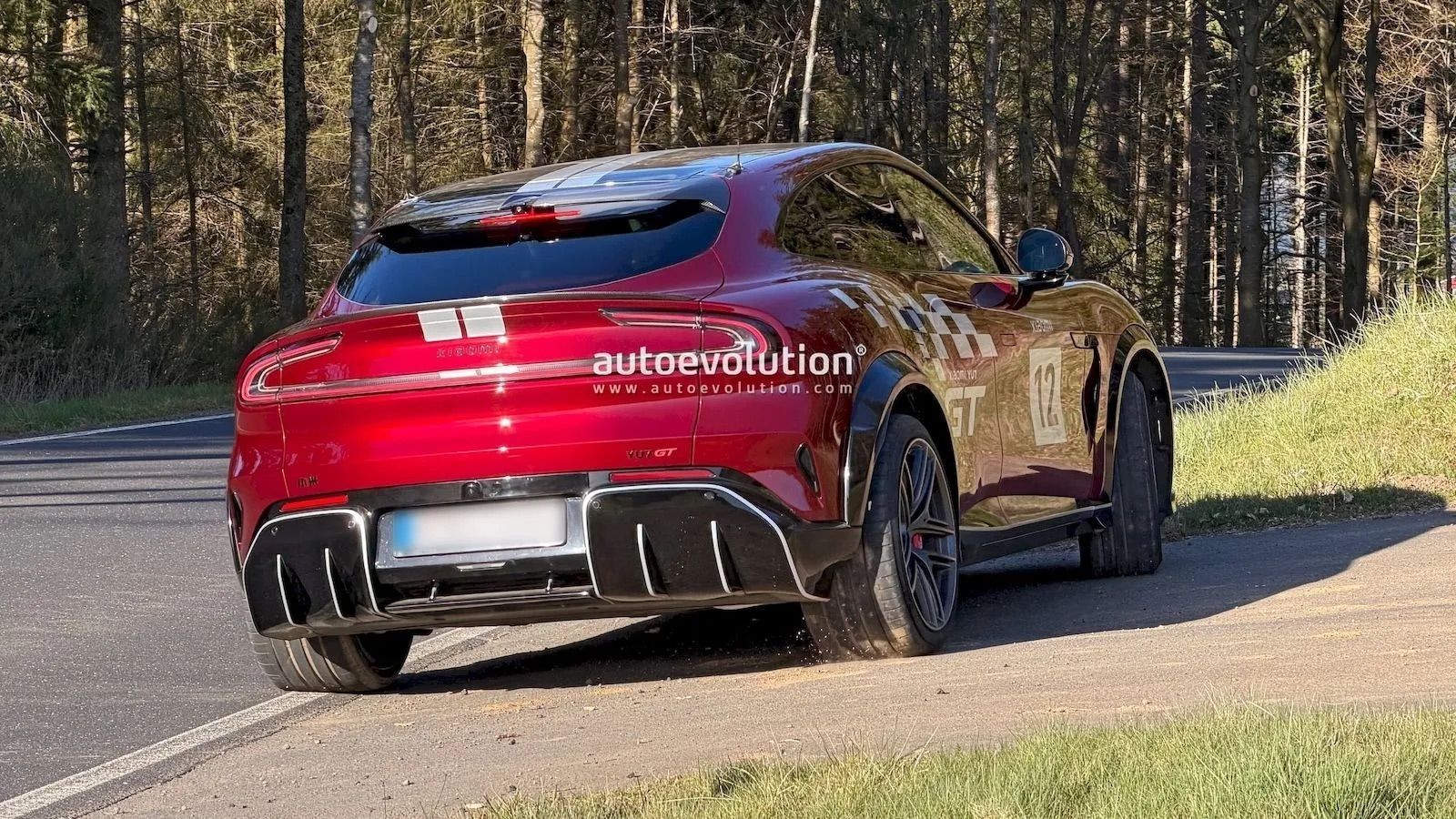 Xiaomi YU7 GT: Το ηλεκτρικό SUV των 990 ίππων αποκαλύπτεται χωρίς καμουφλάζ