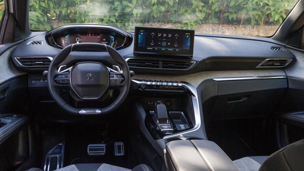 Η καμπίνα του Peugeot 3008 σχεδιάστηκε με γνώμονα την ευχαρίστηση του οδηγού και την άνεση των υπόλοιπων επιβατών. Τα υλικά κατασκευής είναι από το πάνω ράφι, με στιβαρή συναρμογή κι άψογο φινίρισμα, Η καμπίνα του Peugeot 3008 σχεδιάστηκε με γνώμονα την ευχαρίστηση του οδηγού και την άνεση των υπόλοιπων επιβατών. Τα υλικά κατασκευής είναι από το πάνω ράφι, με στιβαρή συναρμογή κι άψογο φινίρισμα,
