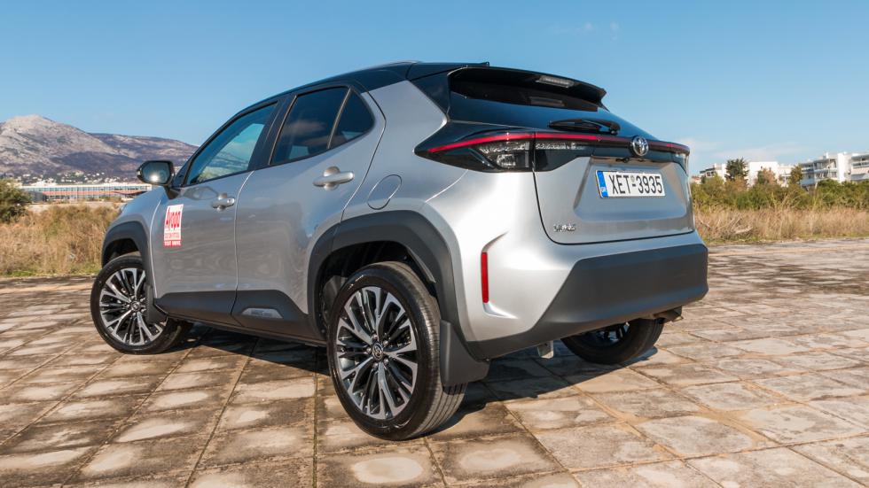 Σχεδιαστική εσάνς από το hatchback Yaris, με δανεισμένα στοιχεία από το C-HR και RAV4. Σχεδιαστική εσάνς από το hatchback Yaris, με δανεισμένα στοιχεία από το C-HR και RAV4.