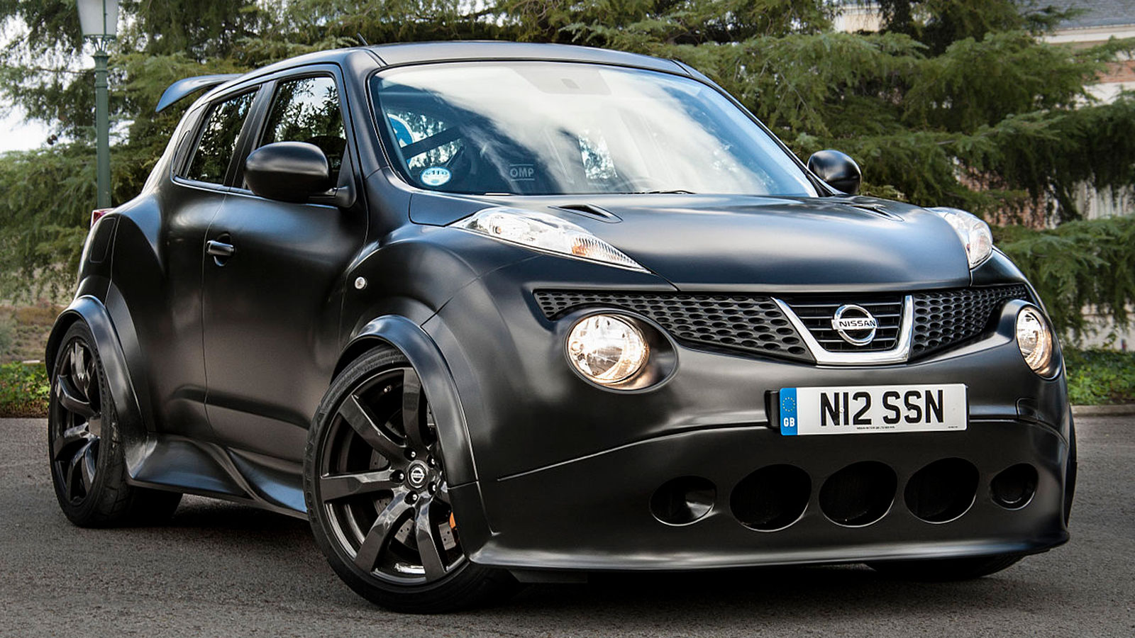 Nissan Juke-R: Όταν η Nissan πάντρεψε ένα Juke με ένα GT-R