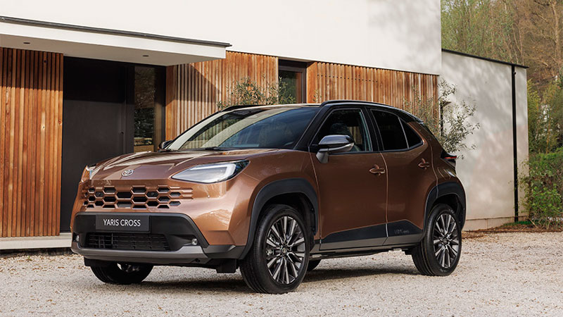 Το ευφυές και κορυφαίο σε πωλήσεις Toyota Yaris Cross ανανεώνεται σχεδιαστικά