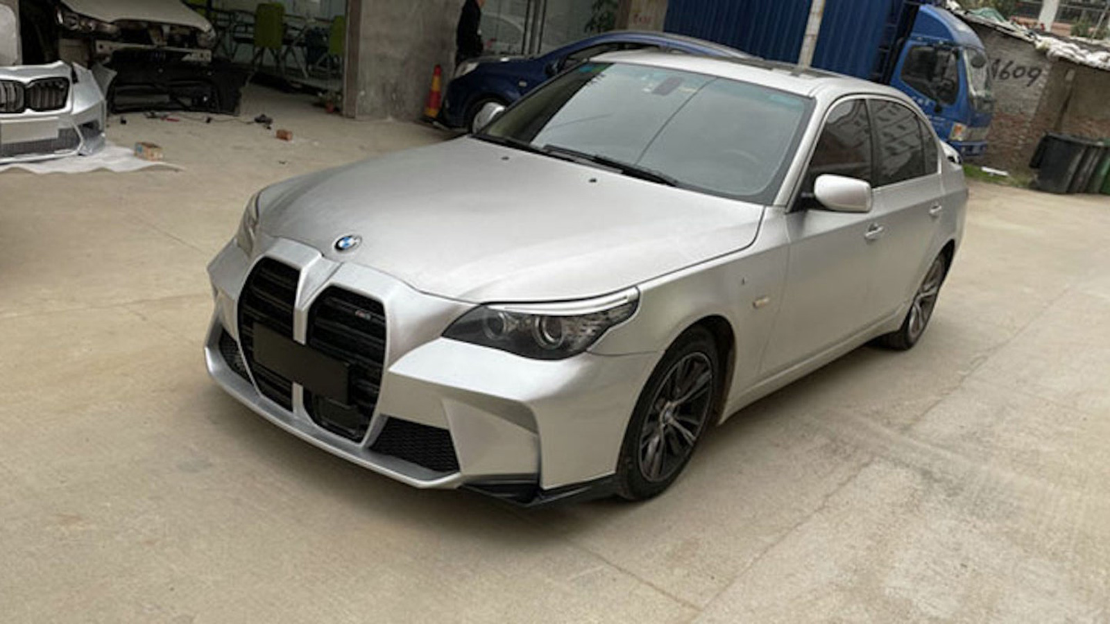 Κινέζοι βάζουν τις γρίλιες της Μ3 σε BMW E60