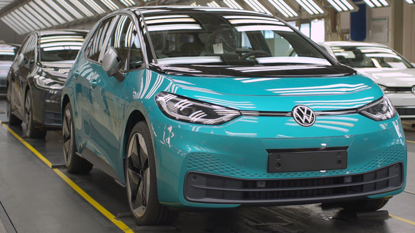 Η VW κατασκευάζει μονάδα ανακύκλωσης μπαταριών