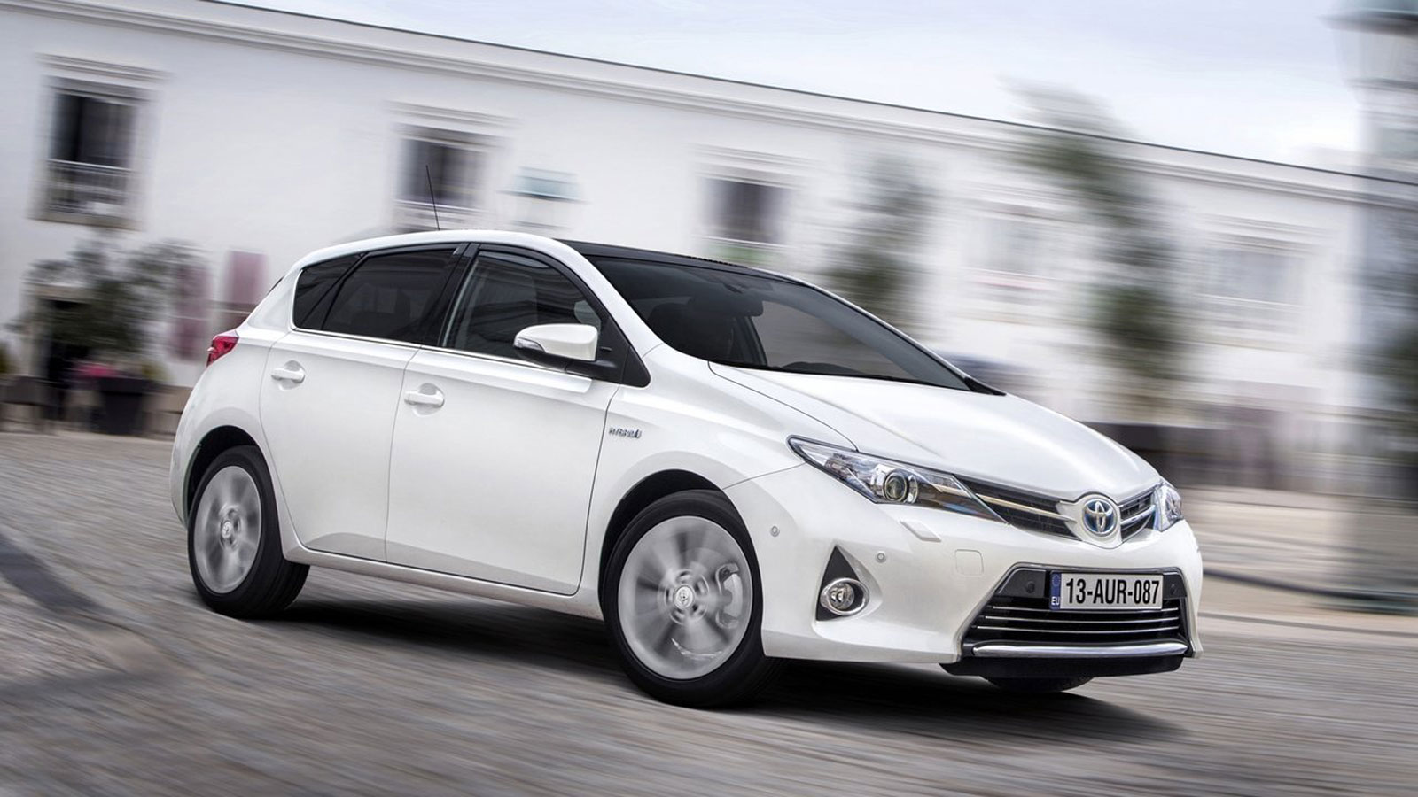 Υβριδικό Toyota Auris 10 ετίας: Πόσο καλό είναι;