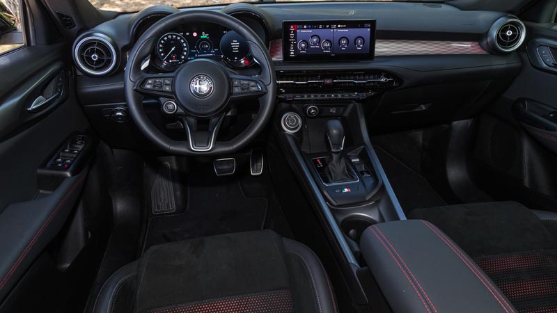 Alfa Romeo Tonale VS Citroen C5 Aircross. Ποιο ξεχωρίζει σε εξοπλισμό ασφάλειας και άνεσης;